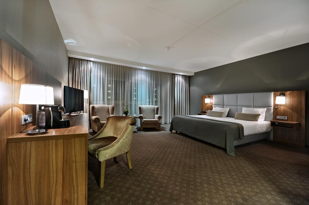 Van Der Valk Theaterhotel Алмело Екстер'єр фото